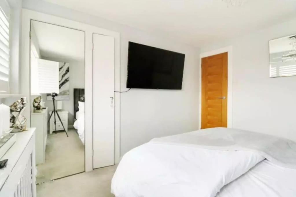 Villa Recently Renovated,Modern House. Train Station à North Mymms Extérieur photo