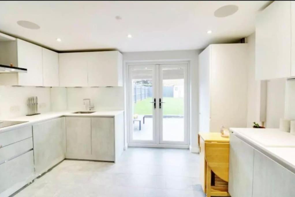 Villa Recently Renovated,Modern House. Train Station à North Mymms Extérieur photo
